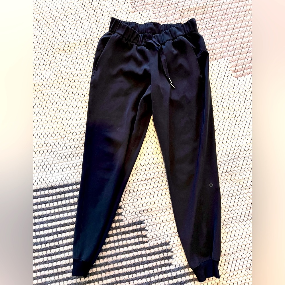 Lululemon Black Joggers Size 6